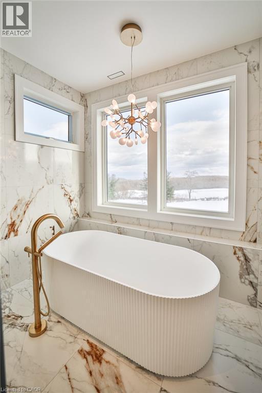 2284 Sideroad 1, Burlington, ON - Indoor Photo Showing Bathroom