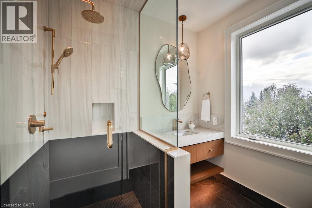 2284 Sideroad 1, Burlington, ON - Indoor Photo Showing Bathroom