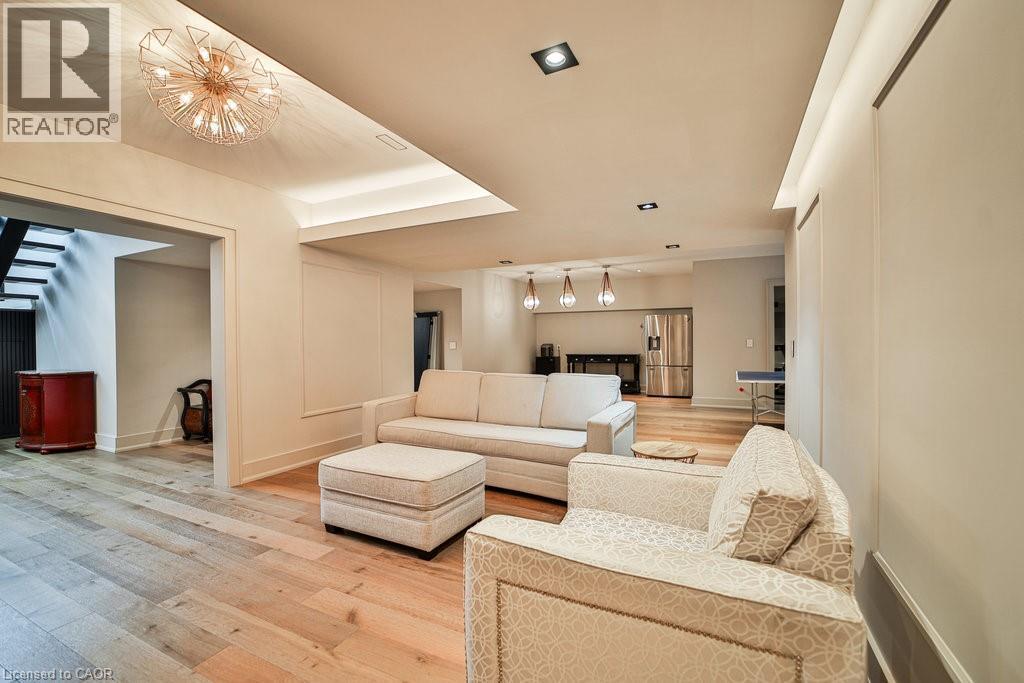 2284 Sideroad 1, Burlington, ON - Indoor Photo Showing Living Room