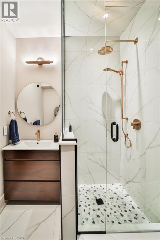 2284 Sideroad 1, Burlington, ON - Indoor Photo Showing Bathroom