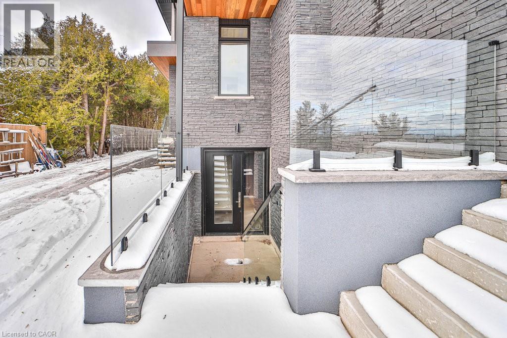 2284 Sideroad 1, Burlington, ON - Outdoor