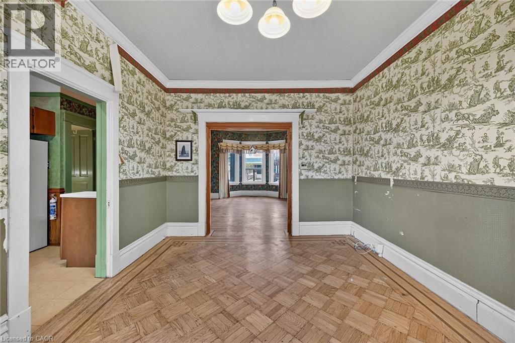 91 Spadina Avenue, Hamilton, ON - Indoor Photo Showing Other Room