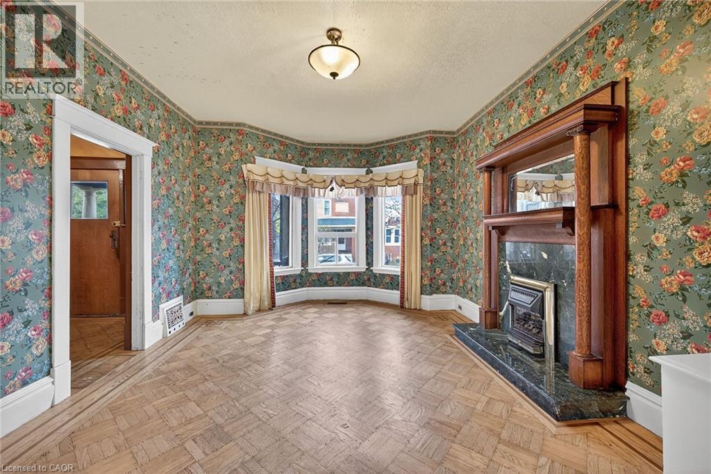 91 Spadina Avenue, Hamilton, ON - Indoor With Fireplace