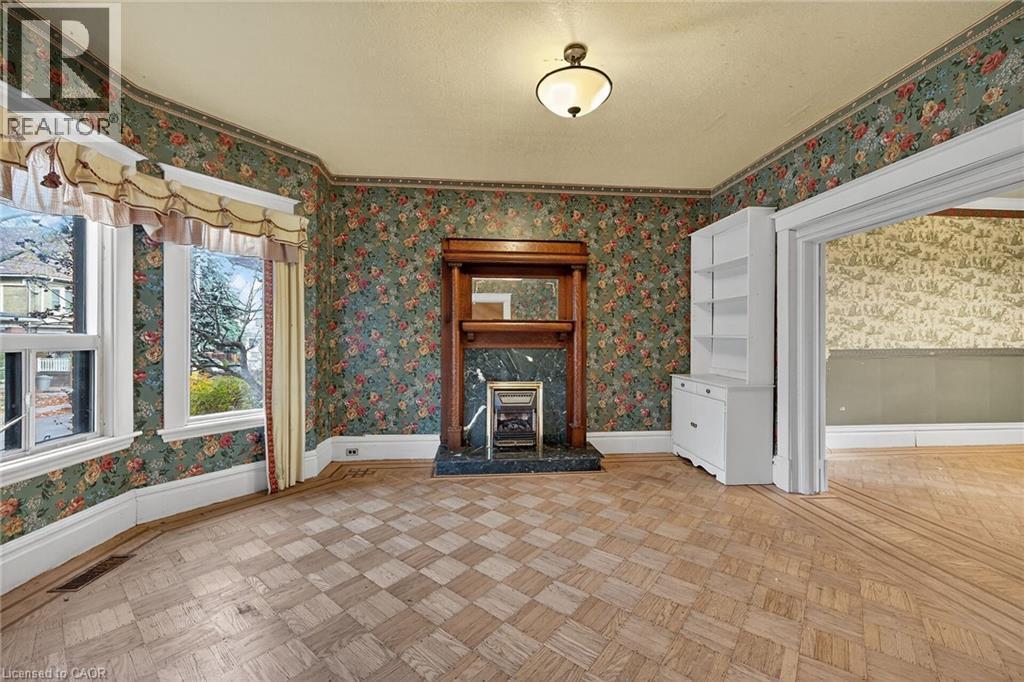 91 Spadina Avenue, Hamilton, ON - Indoor With Fireplace
