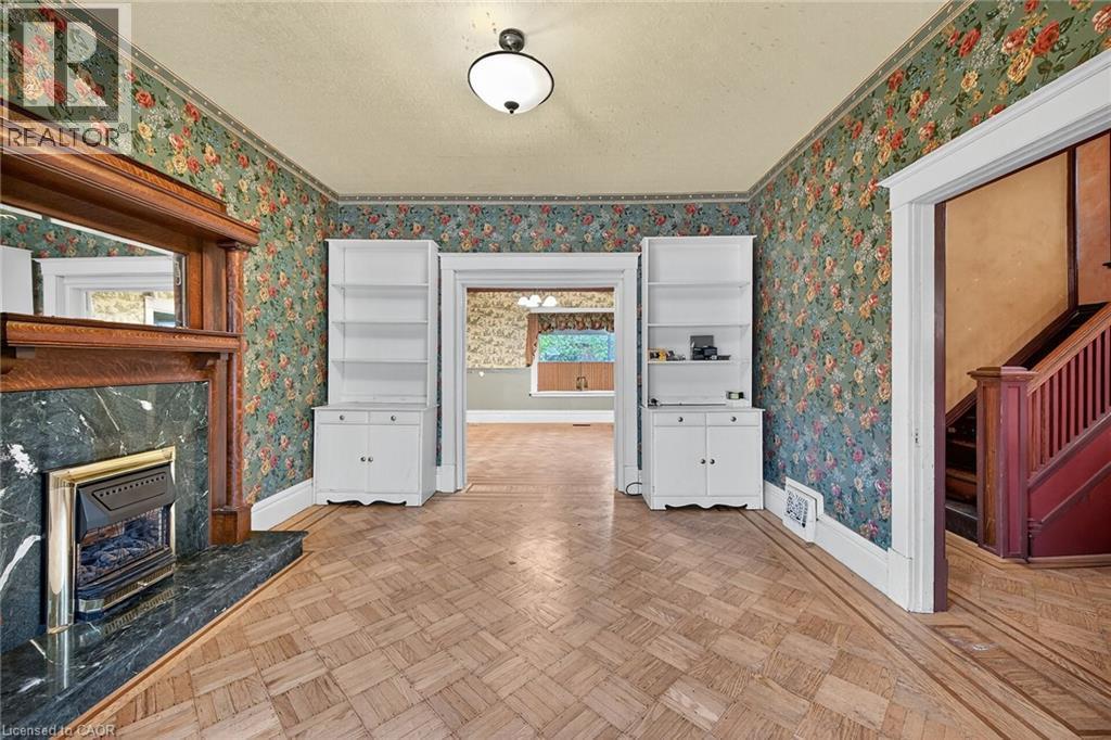 91 Spadina Avenue, Hamilton, ON - Indoor With Fireplace