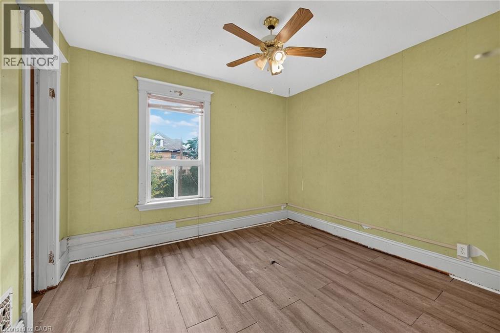 91 Spadina Avenue, Hamilton, ON - Indoor Photo Showing Other Room