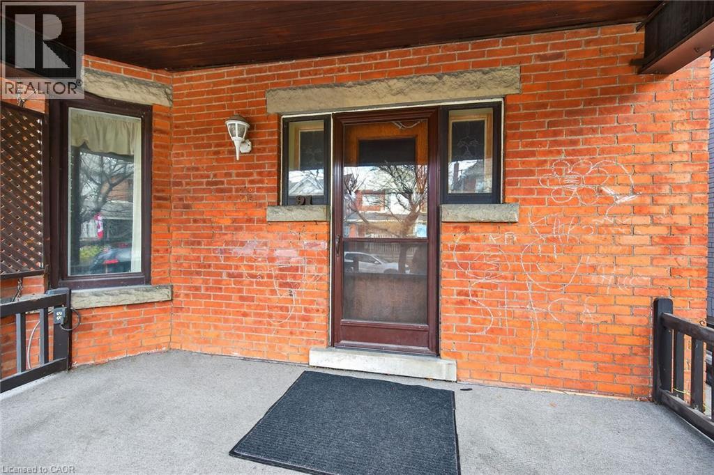 91 Spadina Avenue, Hamilton, ON - Outdoor With Exterior
