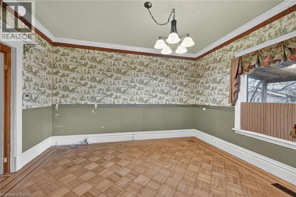91 Spadina Avenue, Hamilton, ON - Indoor Photo Showing Other Room