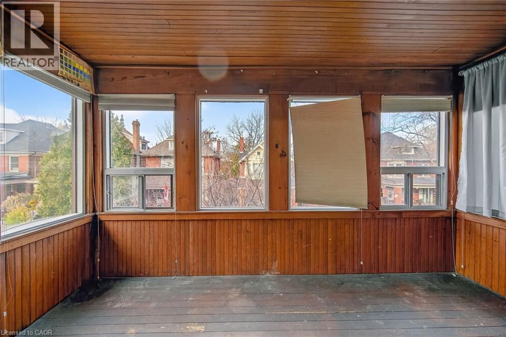 91 Spadina Avenue, Hamilton, ON - Indoor Photo Showing Other Room