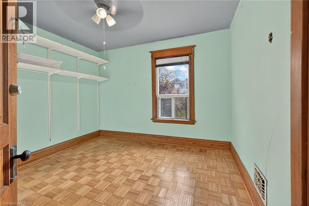91 Spadina Avenue, Hamilton, ON - Indoor Photo Showing Other Room