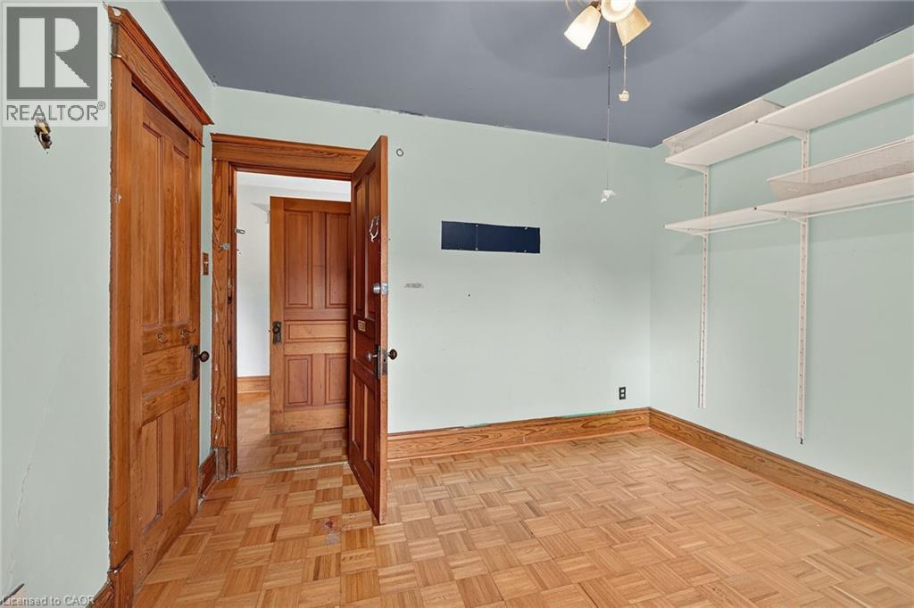 91 Spadina Avenue, Hamilton, ON - Indoor Photo Showing Other Room
