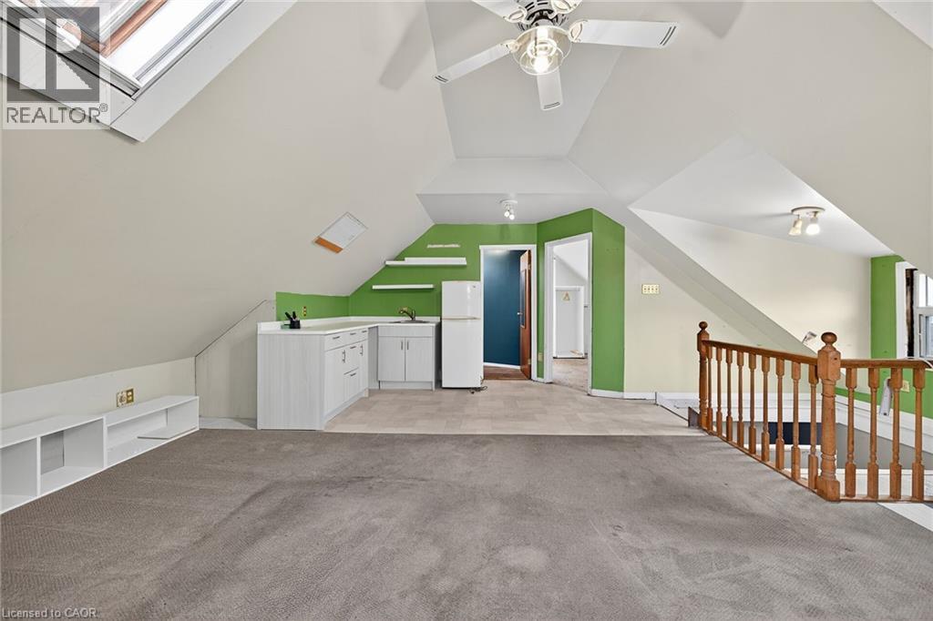 91 Spadina Avenue, Hamilton, ON - Indoor Photo Showing Other Room