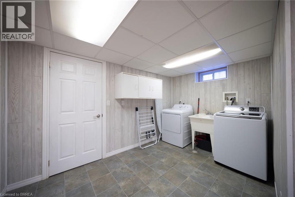 2 Grenada Drive, Simcoe, ON - Indoor Photo Showing Laundry Room