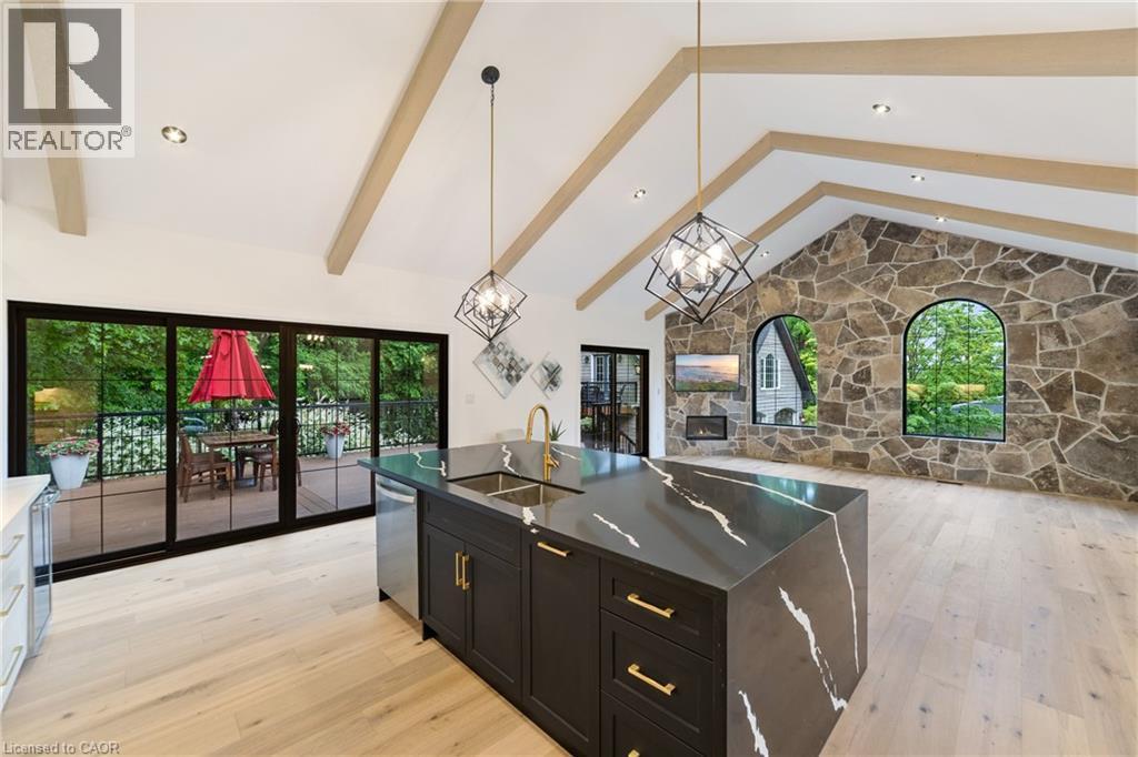 515 Hamilton Drive, Ancaster, ON - Indoor