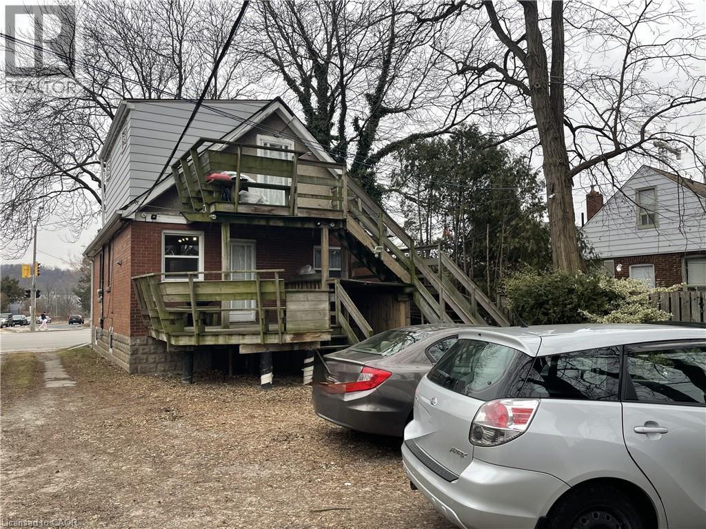 1028 Main Street W, Hamilton, ON - Outdoor