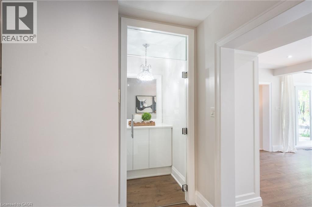 6618 Carriage Trail, Burlington, ON - Indoor Photo Showing Other Room