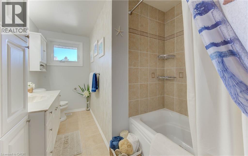 55 Gracefield Crescent, Kitchener, ON - Indoor Photo Showing Bathroom