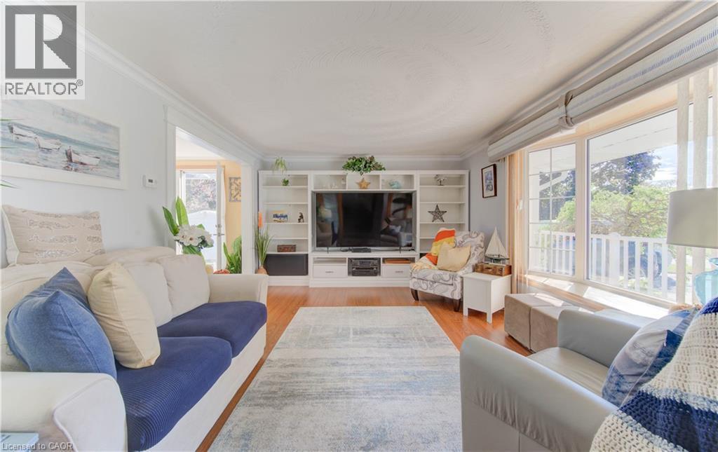 55 Gracefield Crescent, Kitchener, ON - Indoor Photo Showing Living Room