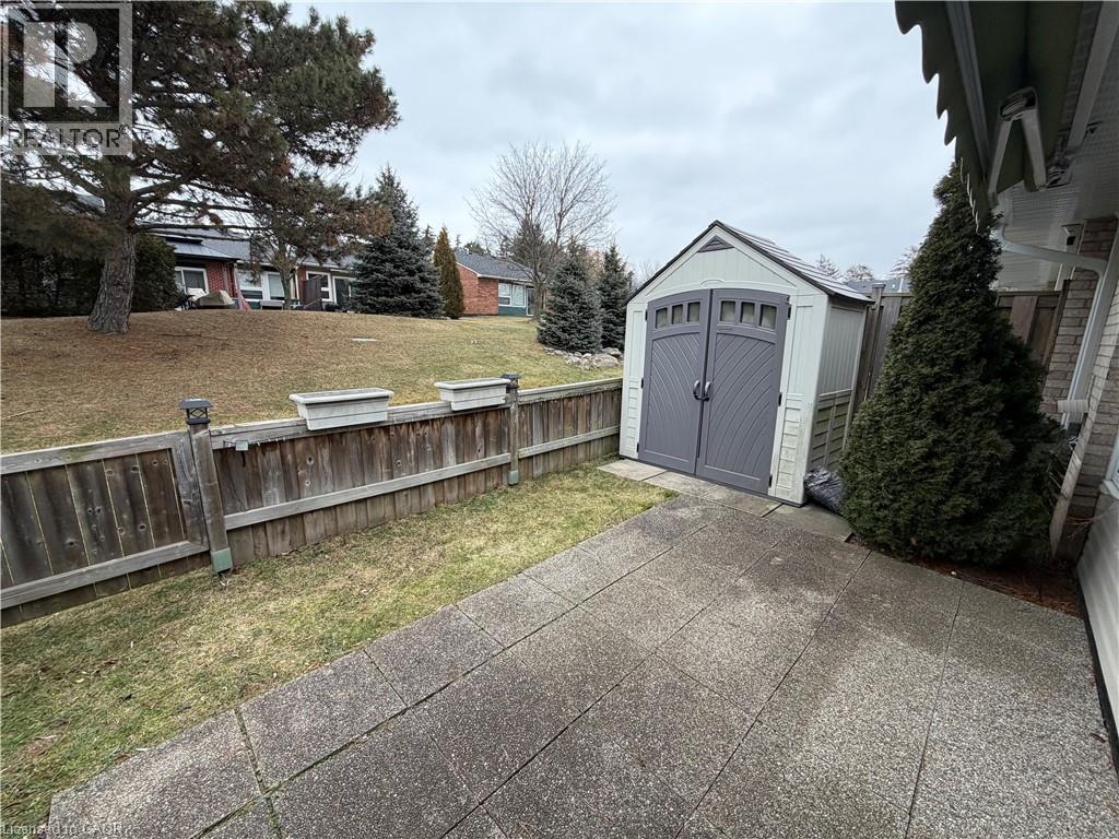 19 Mckenna Court, Hamilton, ON - Outdoor