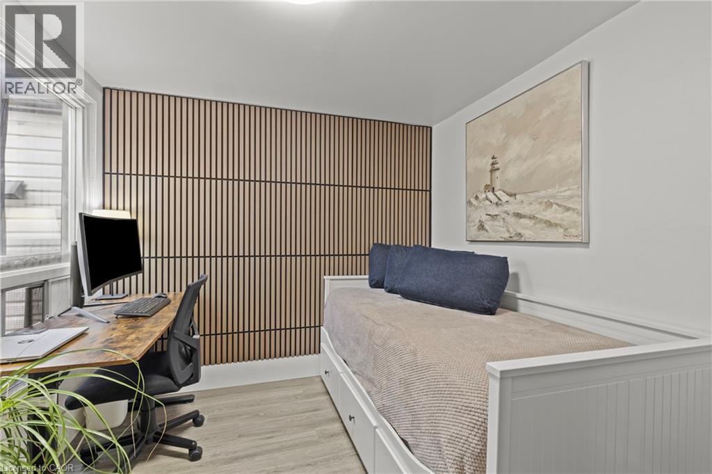 199 Barton Street W, Hamilton, ON - Indoor Photo Showing Office