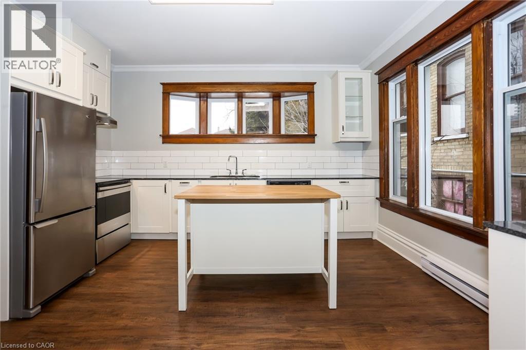 94 Scott Street, Kitchener, ON - Indoor Photo Showing Kitchen