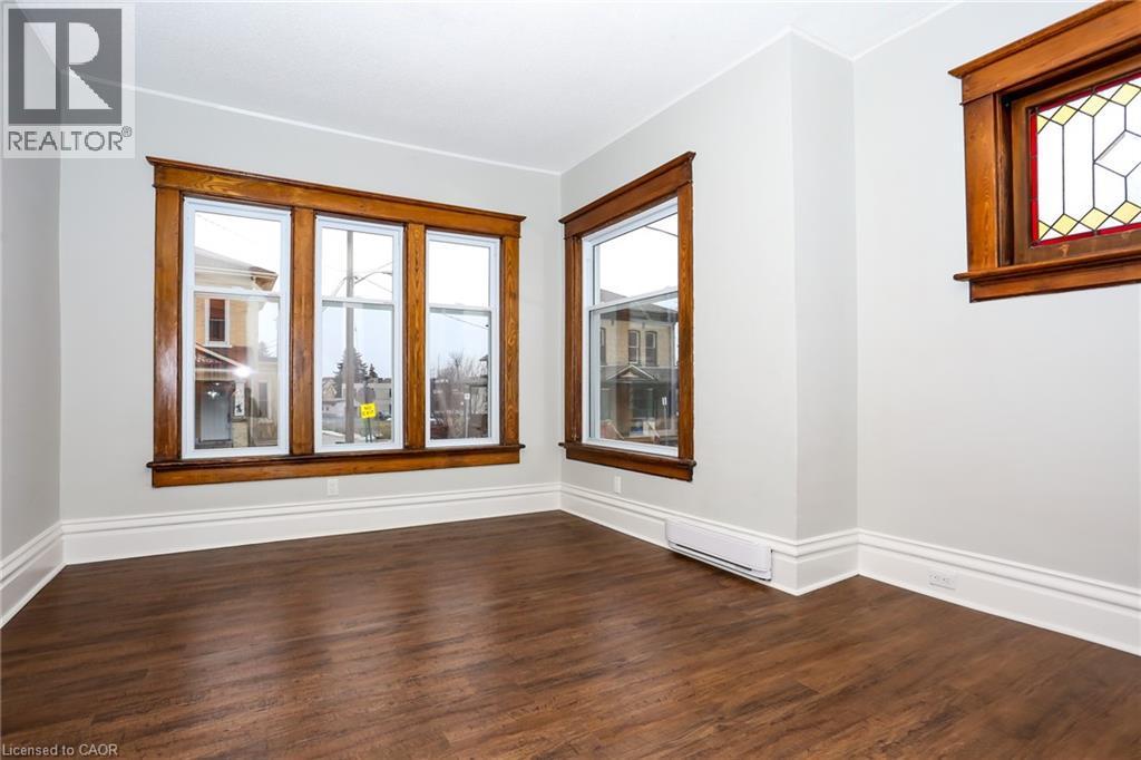 94 Scott Street, Kitchener, ON - Indoor Photo Showing Other Room