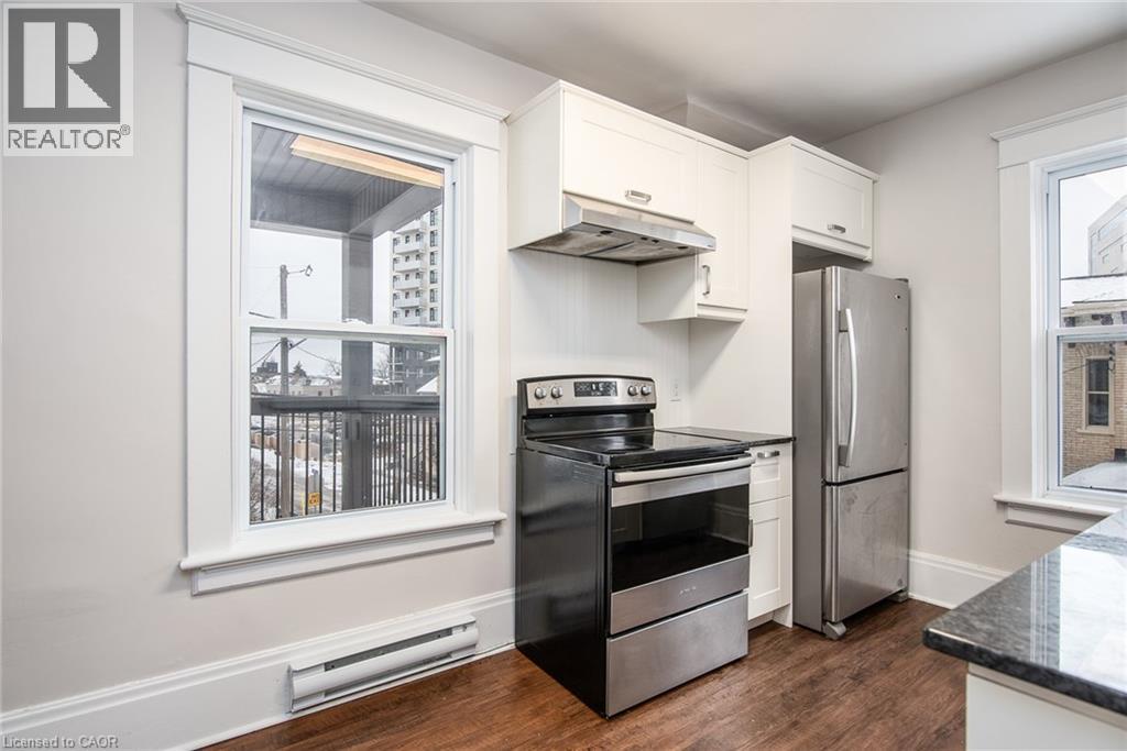 94 Scott Street, Kitchener, ON - Indoor Photo Showing Kitchen