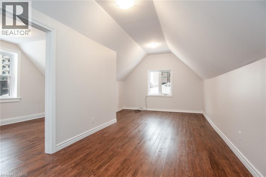 94 Scott Street, Kitchener, ON - Indoor Photo Showing Other Room