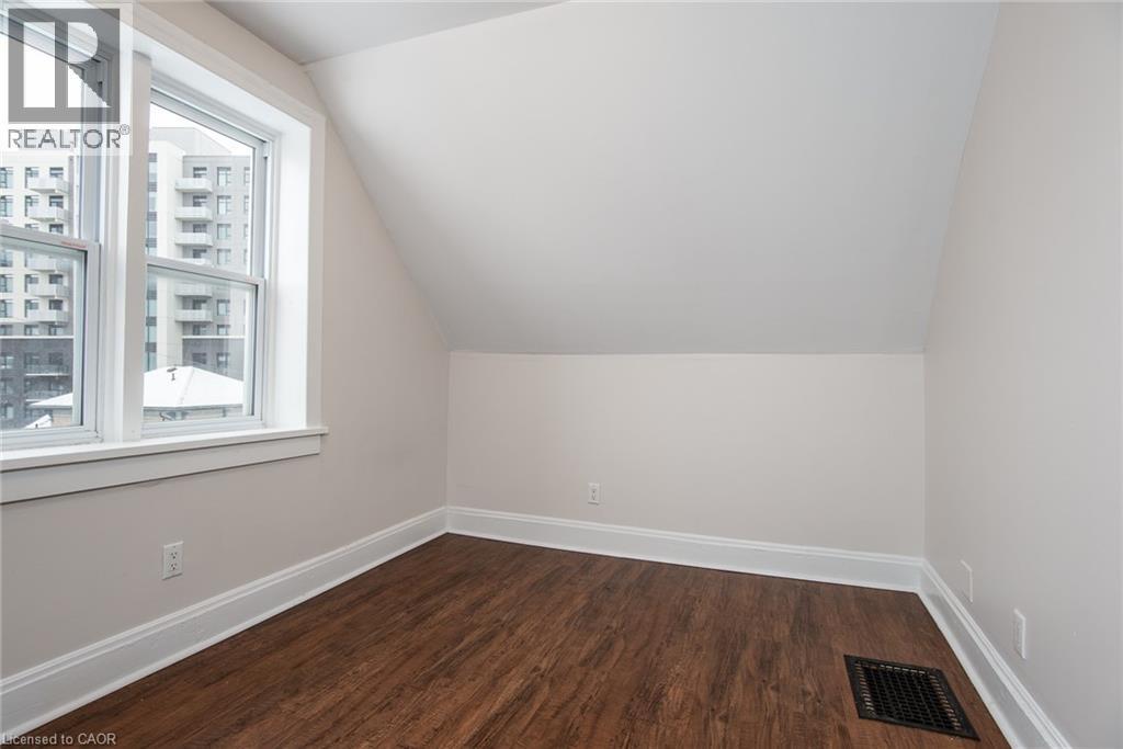 94 Scott Street, Kitchener, ON - Indoor Photo Showing Other Room