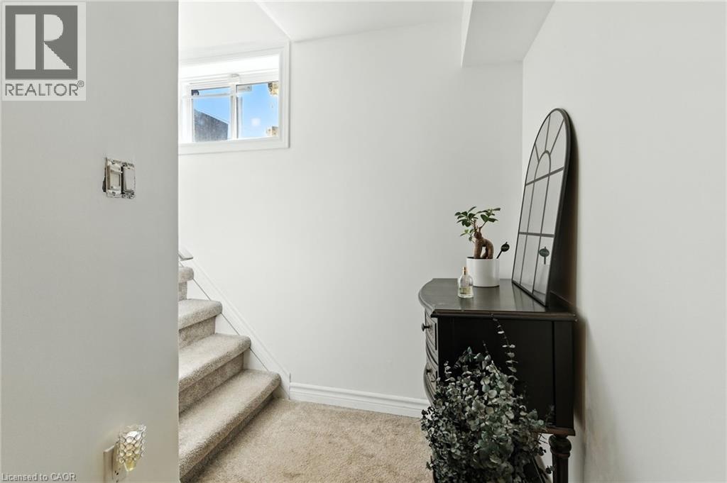 2224 Ghent Avenue, Burlington, ON - Indoor Photo Showing Other Room