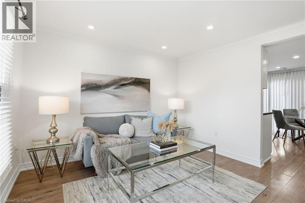 190 Mead Avenue, Hamilton, ON - Indoor