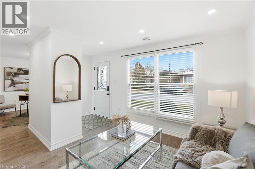 190 Mead Avenue, Hamilton, ON - Indoor