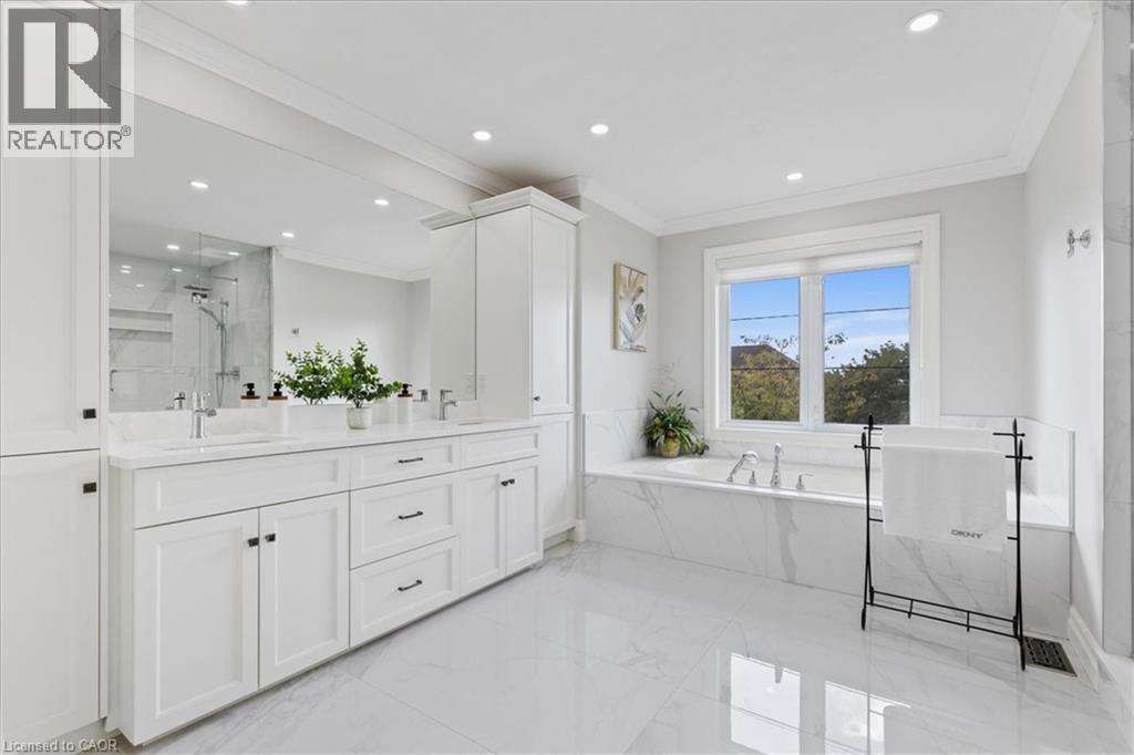 237 River Birch Street, Kitchener, ON - Indoor Photo Showing Bathroom