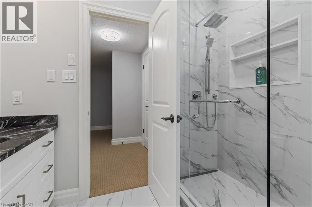 237 River Birch Street, Kitchener, ON - Indoor Photo Showing Bathroom