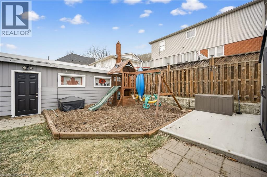 100 Ferndale Avenue, Hamilton, ON - Outdoor With Exterior