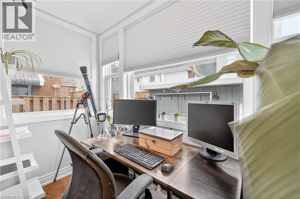 100 Ferndale Avenue, Hamilton, ON - Indoor Photo Showing Office