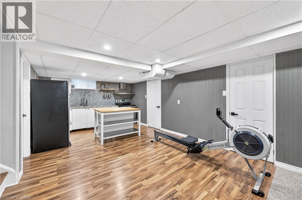 100 Ferndale Avenue, Hamilton, ON - Indoor