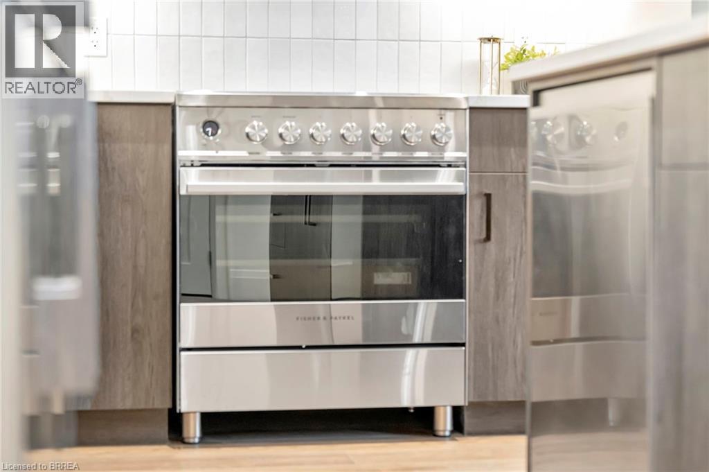 7 Grand River Street N Unit# 202, Paris, ON - Indoor Photo Showing Kitchen