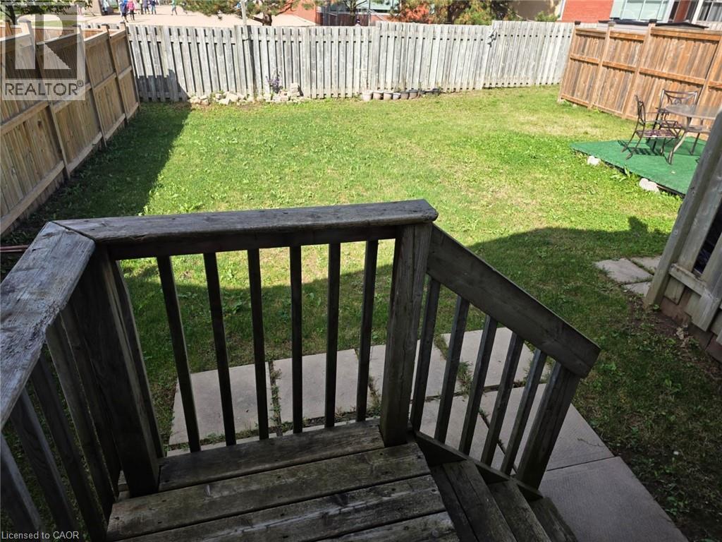 271 Activa Avenue, Kitchener, ON - Outdoor