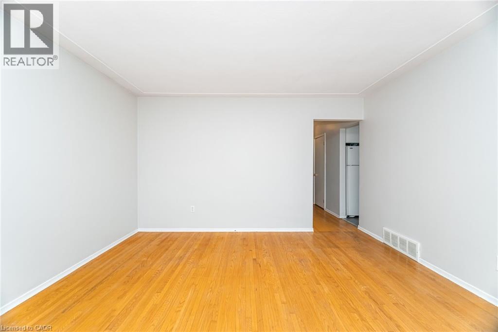 7 Maitland Avenue, Hamilton, ON - Indoor Photo Showing Other Room