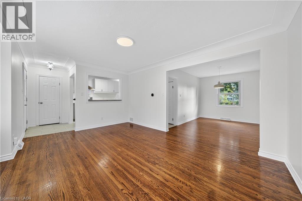 421 East 36Th Street, Hamilton, ON - Indoor Photo Showing Other Room