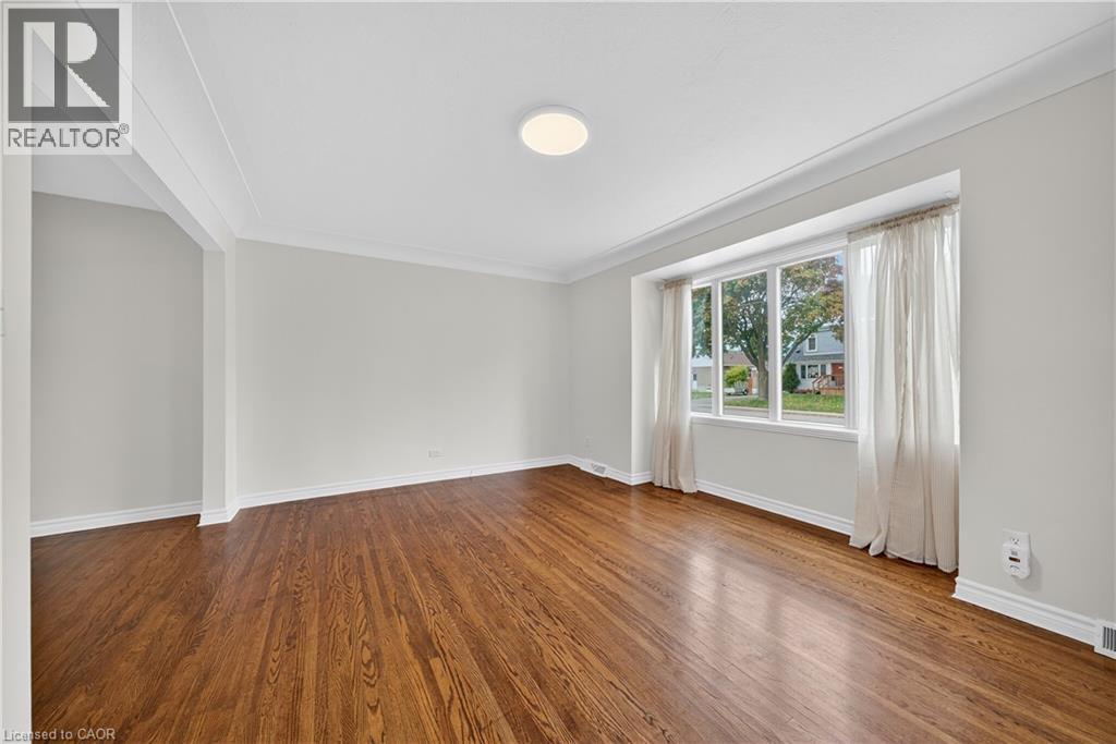 421 East 36Th Street, Hamilton, ON - Indoor Photo Showing Other Room