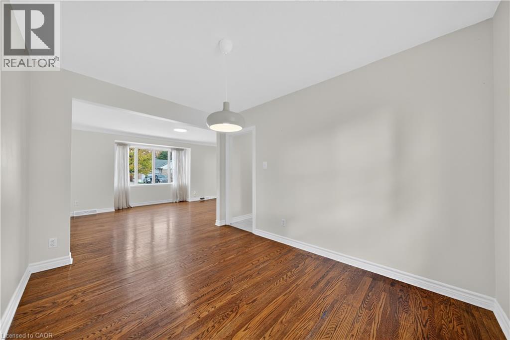 421 East 36Th Street, Hamilton, ON - Indoor Photo Showing Other Room