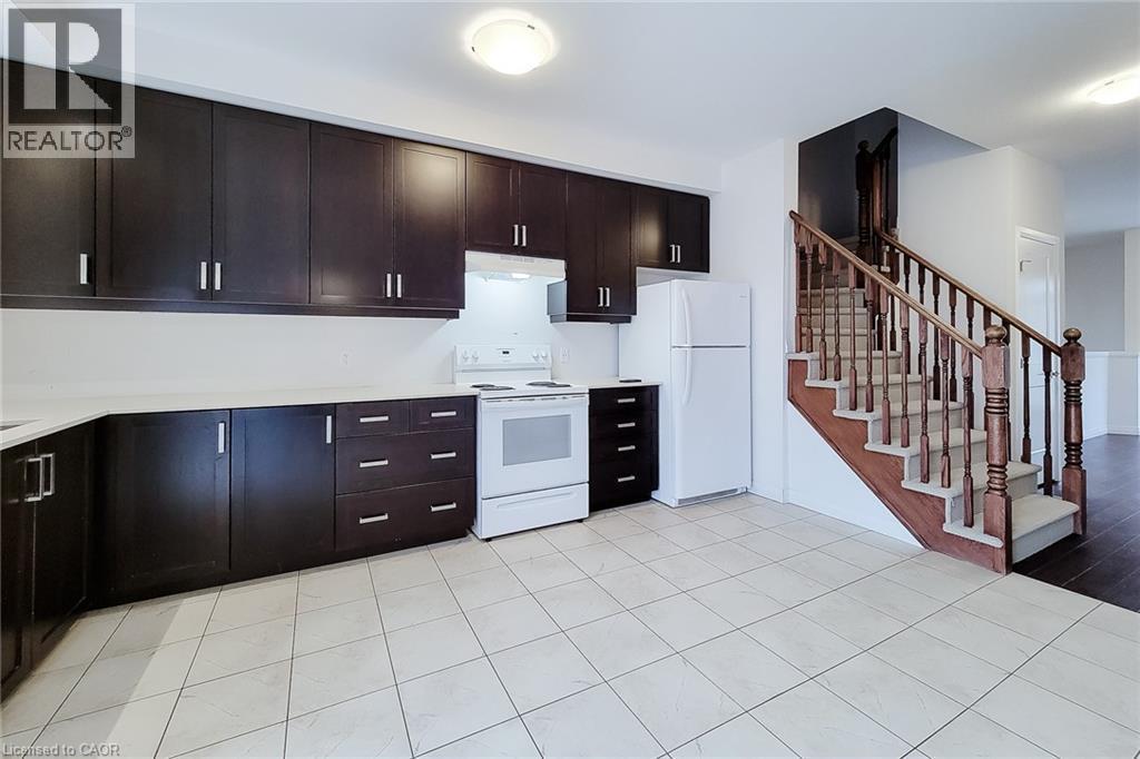 30 Times Square Boulevard Unit# 228, Stoney Creek, ON - Indoor Photo Showing Kitchen