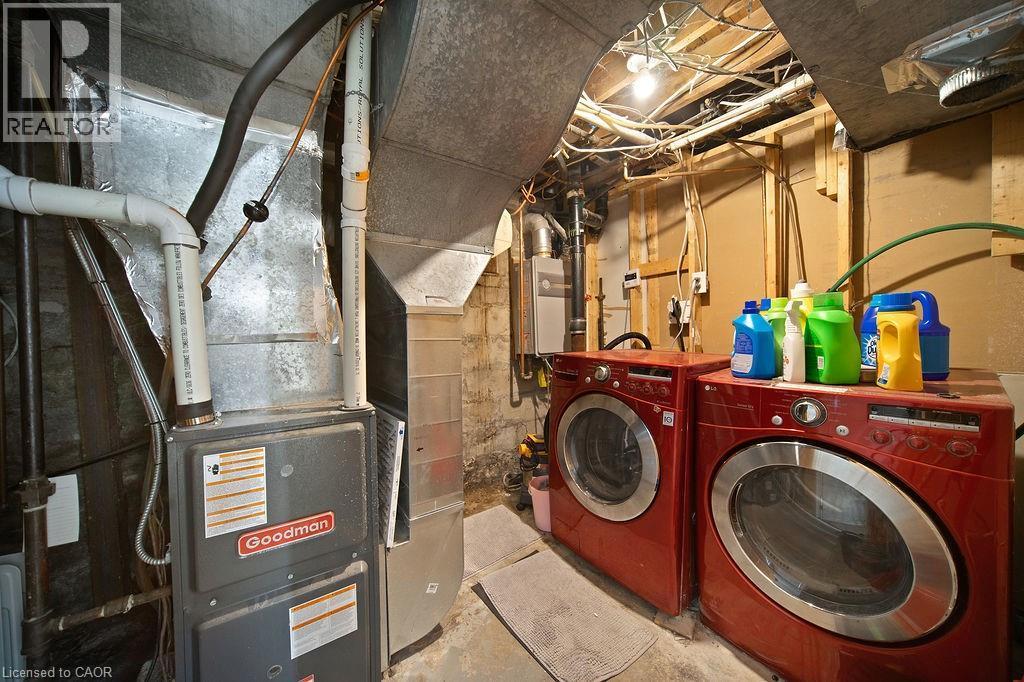 82 Whitney Avenue, Hamilton, ON - Indoor Photo Showing Laundry Room