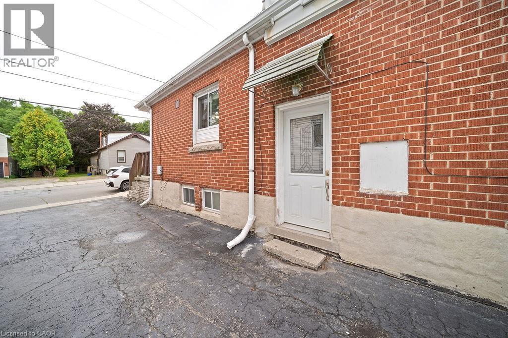 82 Whitney Avenue, Hamilton, ON - Outdoor With Exterior