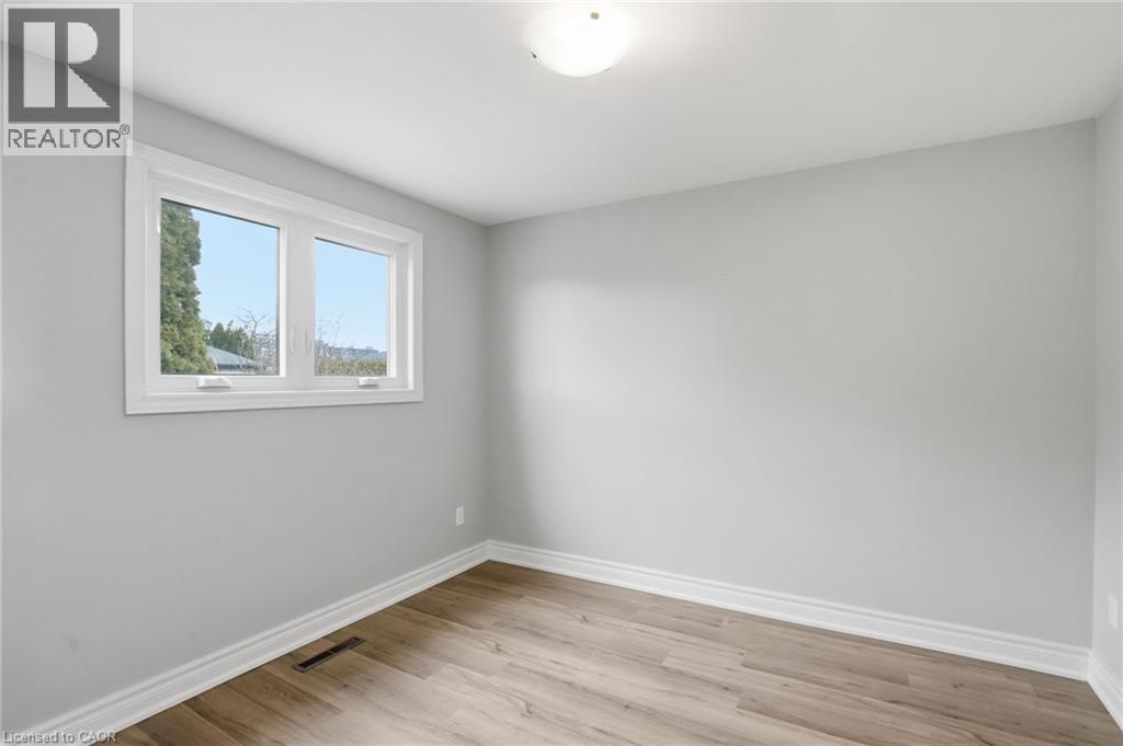 38 Coral Drive, Hamilton, ON - Indoor Photo Showing Other Room