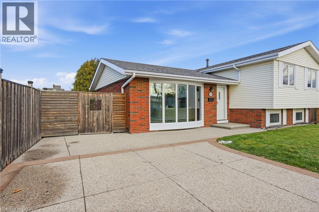 38 Coral Drive, Hamilton, ON - Outdoor