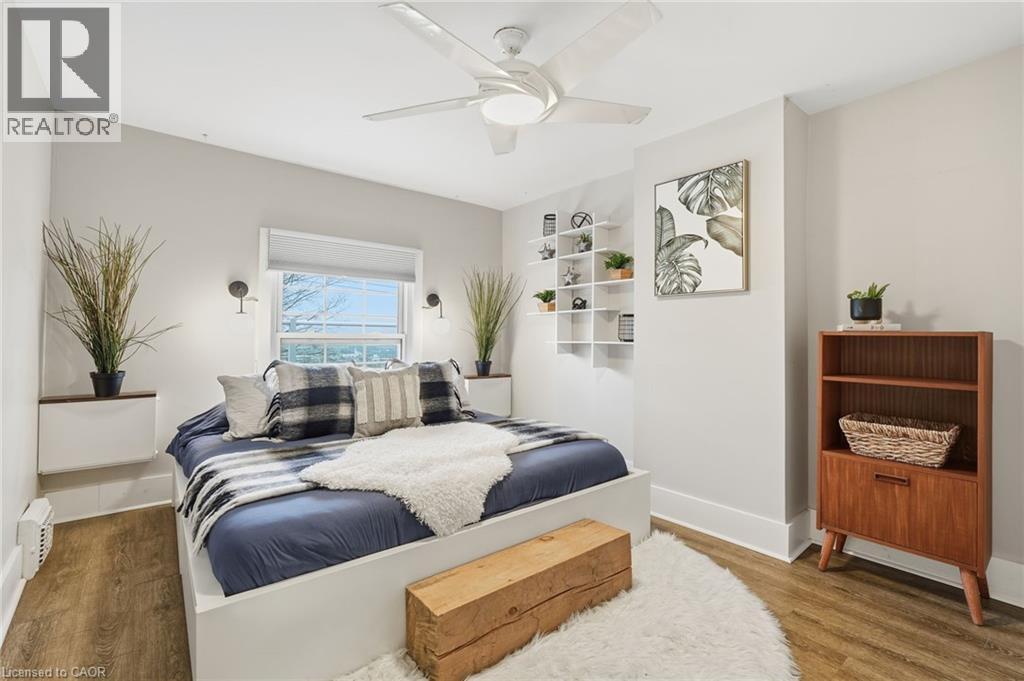 232 Mountain Park Avenue, Hamilton, ON - Indoor Photo Showing Bedroom