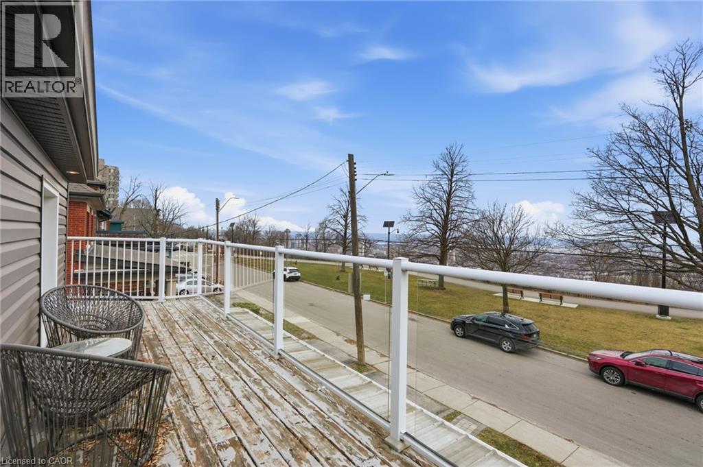 232 Mountain Park Avenue, Hamilton, ON - Outdoor With Deck Patio Veranda